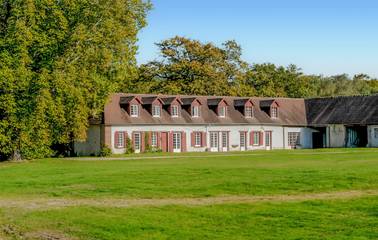 Gîte pour 7 personnes, avec terrasse ainsi que vue et jardin à Ligny-le-Ribault