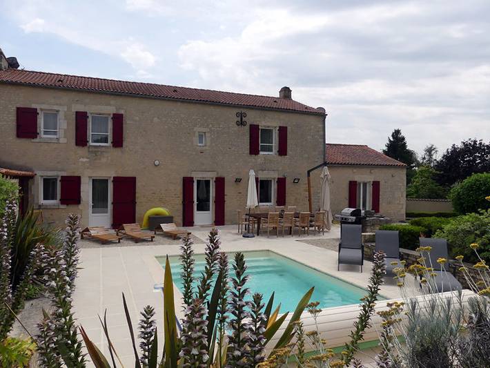 Gîte pour 11 personnes, avec jardin ainsi que piscine et terrasse - 1