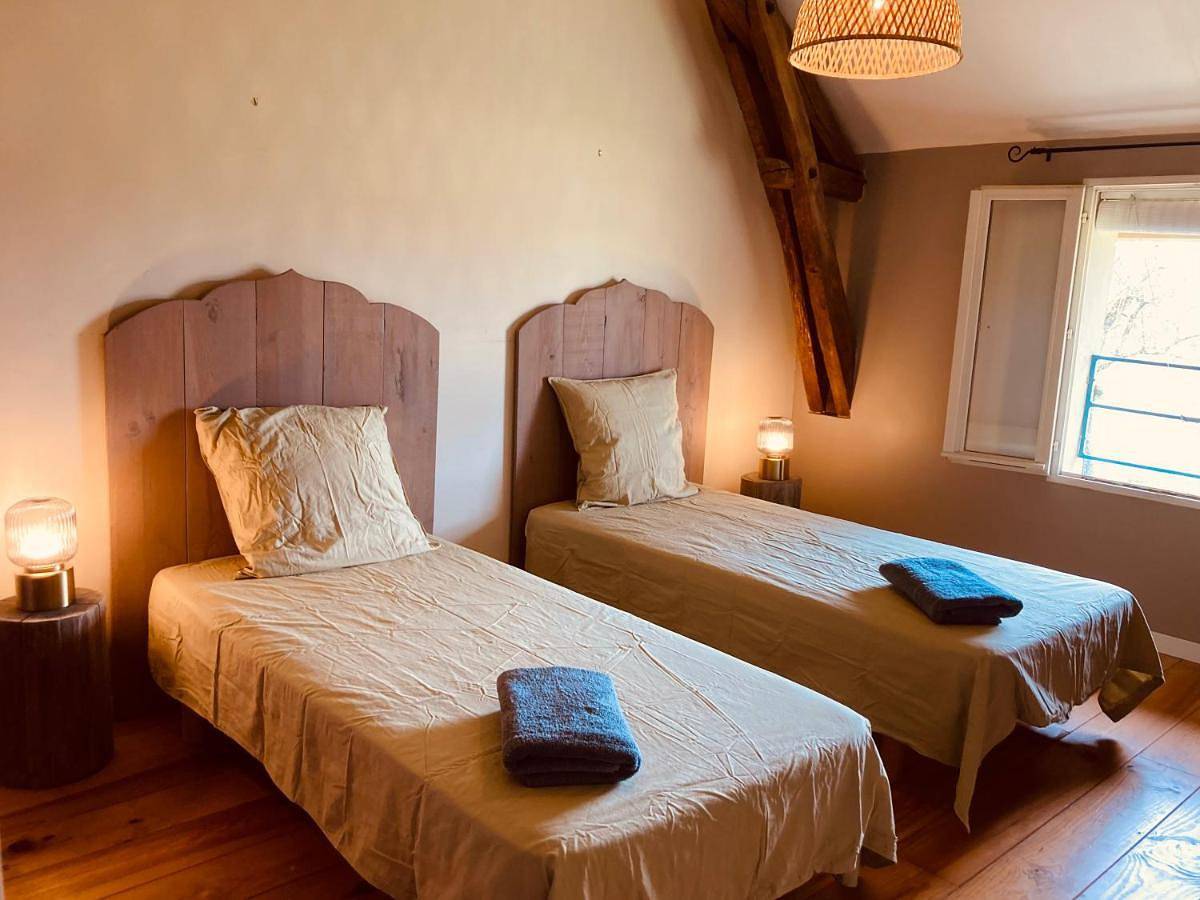 Two-Bedroom House in Gondrin, Gers