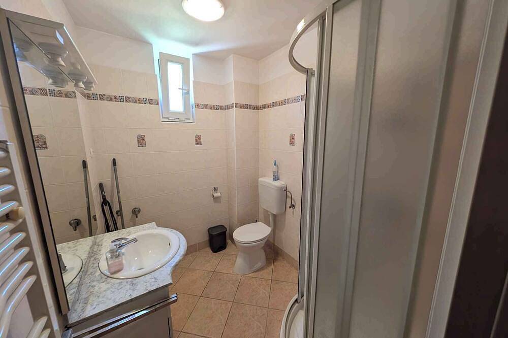 Ganze Wohnung, Studio in Hullám Ferienanlage nur 150 m vom See in Balatonőszöd, Plattensee Südufer