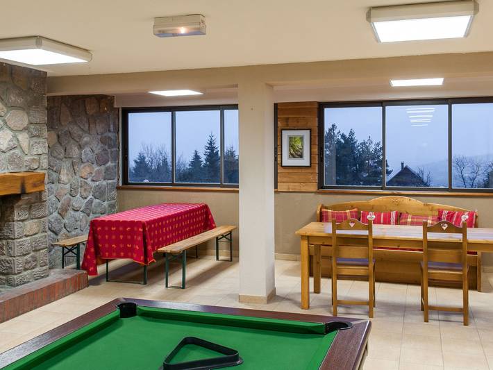 Gîte pour 8 personnes, avec jardin ainsi que sauna et balcon dans Lac Pavin - 2