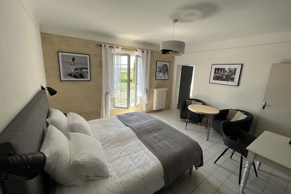Chambre Dhôtes Steve Mcqueen, 2 Personnes, à 2 pas D'uzès in Saint-Quentin-la-Poterie, Nimes region
