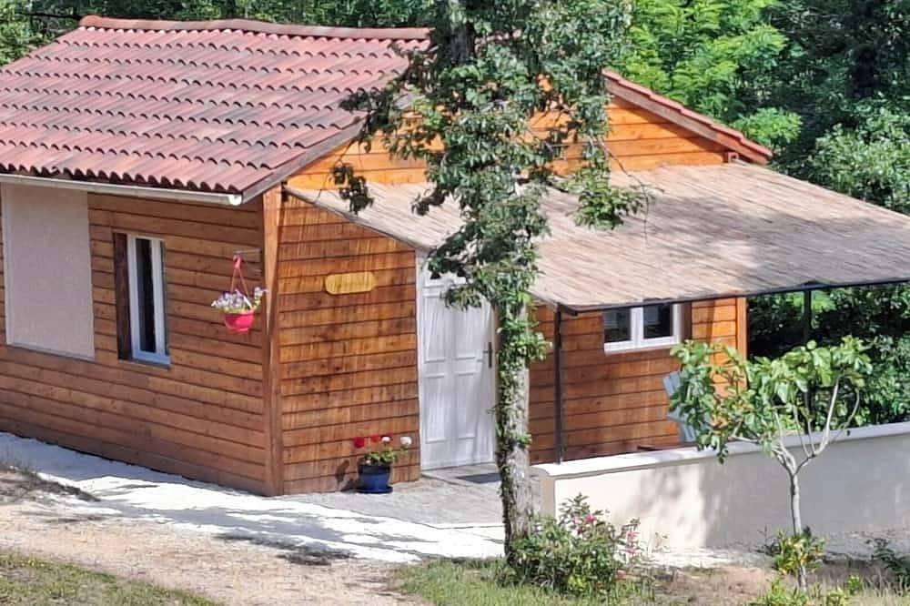 Appartement entier, Maisonnette 2 personnes, 1 chambre, piscine, près de Lascaux Iv in Montignac, Périgord Noir