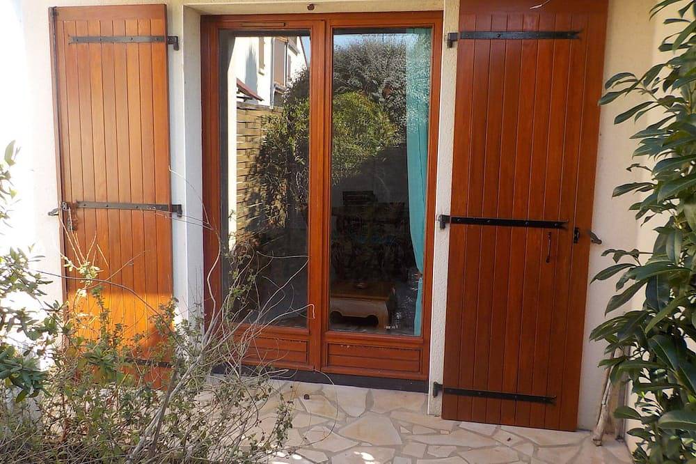 Entire apartment, Charming T2 house in a quiet condominium near the beaches. in Vaux-sur-Mer, Côte de Beauté