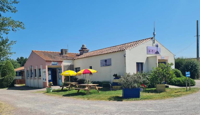 Camping pour 4 personnes, avec piscine et terrasse à Notre-Dame-de-Monts - 2