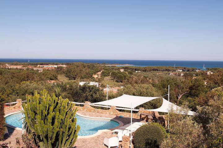 Appartamento per 4 persone, con Terrazza e Giardino nonché Panorama a Cala Liberotto