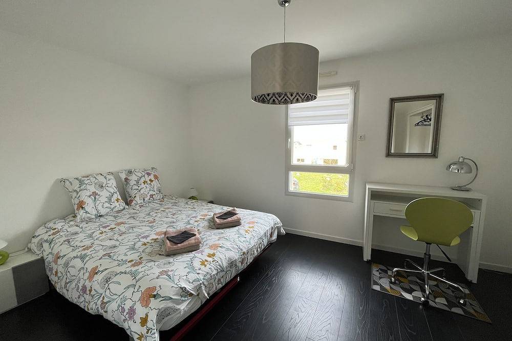 Aubinaise by the sea, 200m sea, 2 terraces, 3 bedrooms, private parking in Saint-Aubin-sur-Mer (Calvados), Caen region