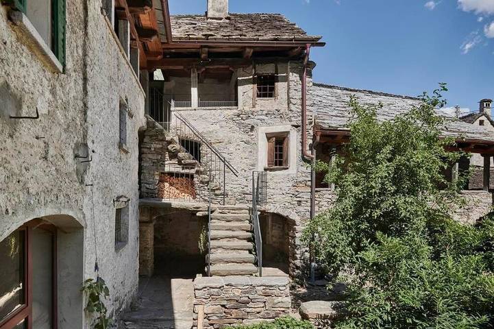 Ferienhaus für 4 Personen, mit Balkon in Maggia