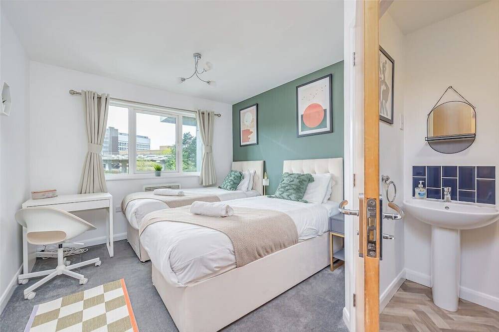 Entire apartment, City Centre Flat - Free Parking, Wifi & Smarttv in Coventry, Birmingham Area
