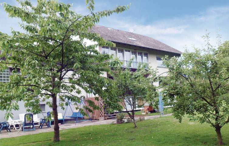 Ganze Ferienwohnung, Gemütliche Wohnung mit Terrasse und Parkplatz 1,5 km von Kariensiek in Born (Marienmünster), Marienmünster