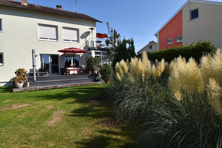 Ferienwohnung für 16 Personen, mit Terrasse und Garten sowie Pool und Ausblick in Eriskirch
