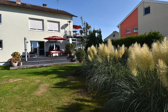 Ferienwohnung für 16 Personen, mit Garten und Ausblick sowie Pool, mit Haustier - 1