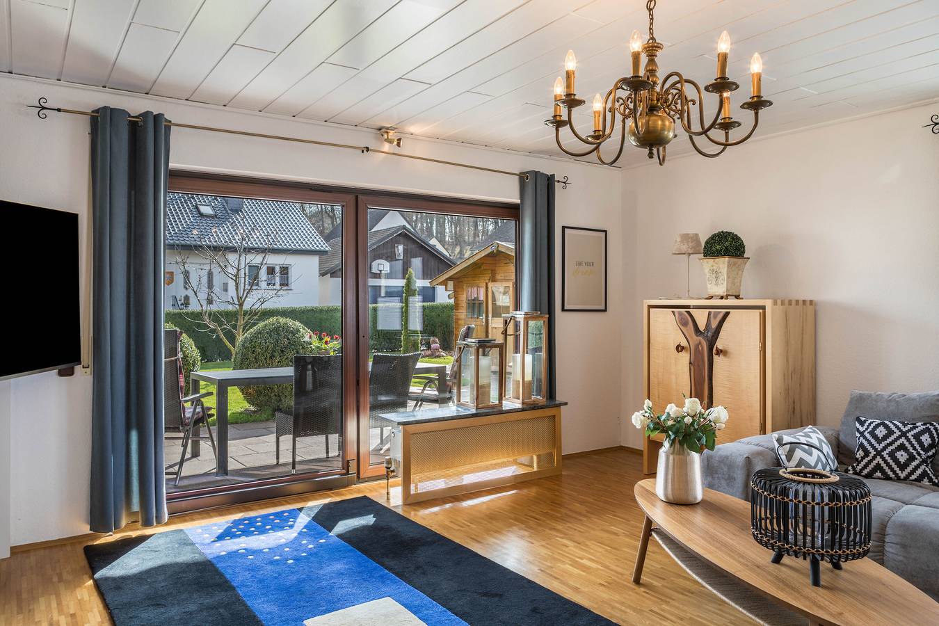 Entire apartment, Holiday Apartment 'Am Twistesee 2 Ebenerdig' with Terrace, Garden & Wi-Fi in Bad Arolsen, Twistesee