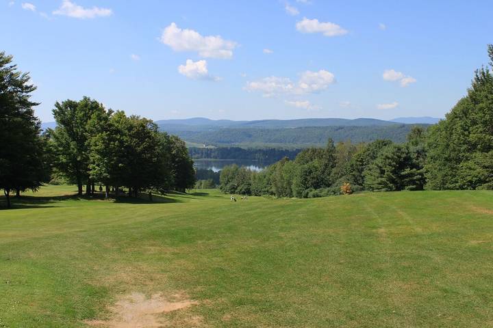 Vacation rental for 7 people, with yard in Vermont