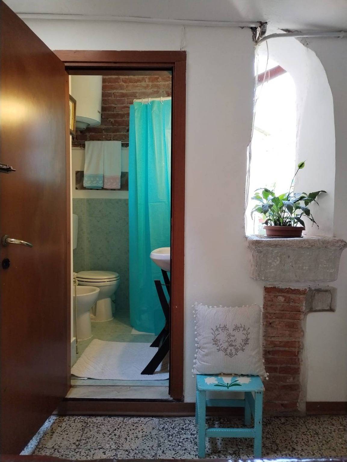 Sky Room Carrara Hydromassage mit Parkplatz in Carrara, Italienische Riviera