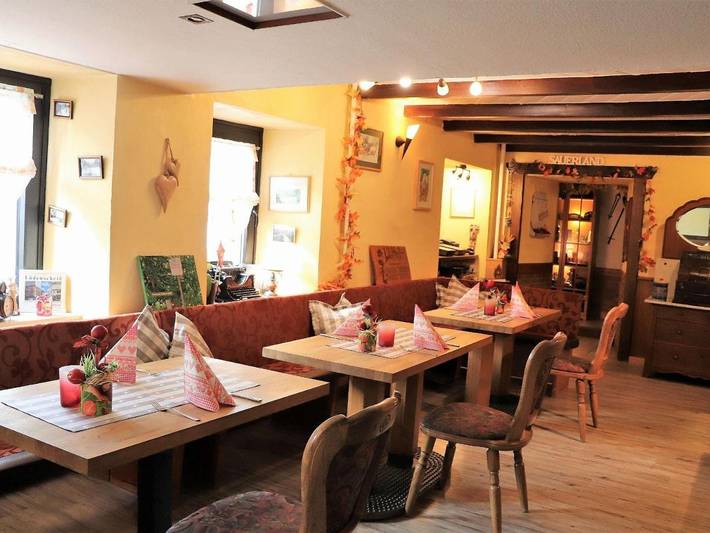 Ferienhaus für 4 Personen, mit Balkon und Terrasse sowie Garten und Ausblick in Herscheid - 2