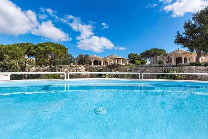 Villa pour 6 personnes, avec terrasse ainsi que piscine et jardin, animaux acceptés dans Santa Maria di Leuca - 4