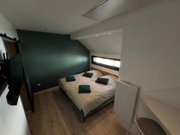 Chambre d’hôte pour 3 personnes, avec terrasse et vue dans Cuise-la-Motte