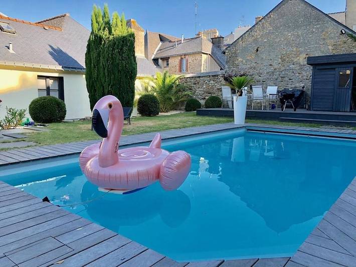 Villa pour 6 personnes, avec piscine ainsi que terrasse et jardin à Vannes