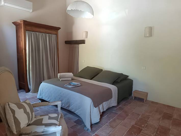 Entire studio, Studio 'Bëj-Gànnaar' with Air Conditioning and Garden - Luberon in Saint-Saturnin-lès-Apt, Parc naturel régional du Luberon