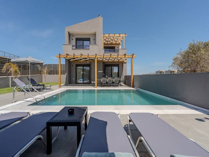 Holiday rental for 8 people, with balcony and garden as well as pool, child-friendly in Hersonissos