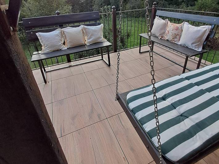 Hälfte eines Ferienhauses, großer Garten, Terrasse in Stężyca, powiat kartuski