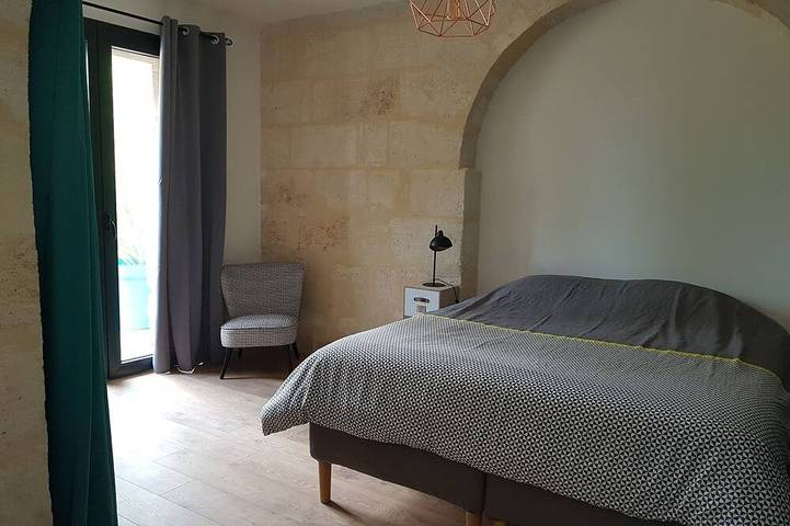 Gîte pour 6 personnes, avec piscine ainsi que jardin et terrasse, animaux acceptés à Sadirac - 2