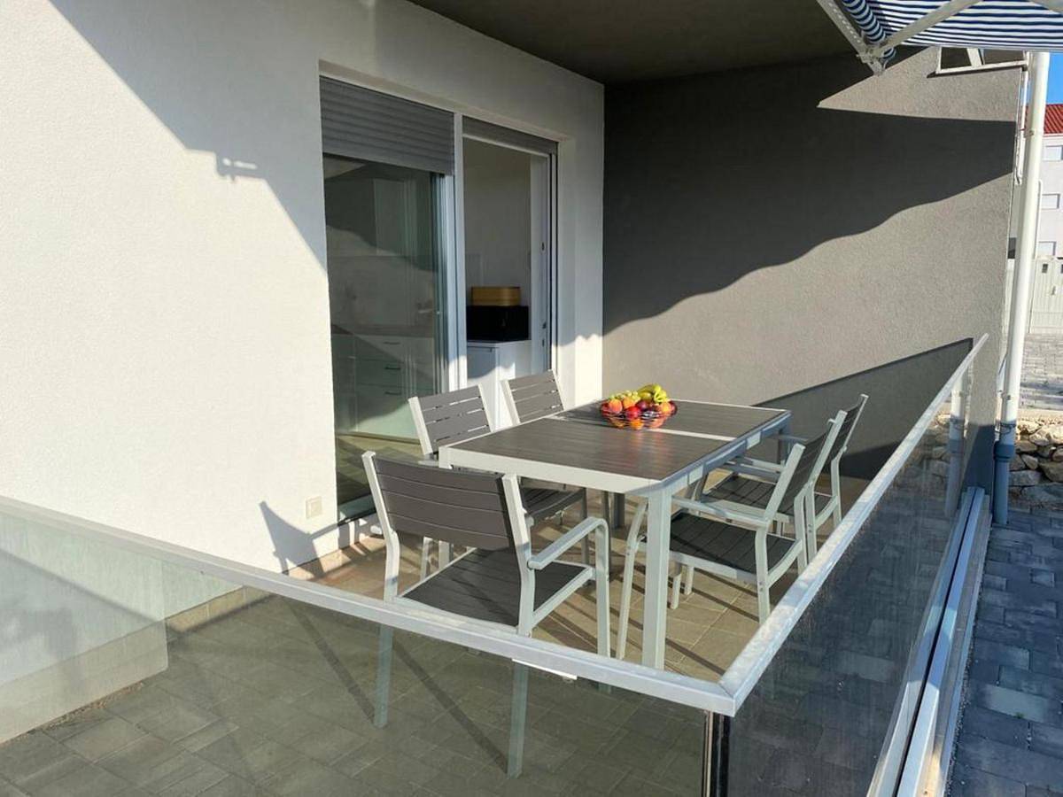 Ganze Wohnung, Three-Bedroom Apartment in Šimuni, Pag
