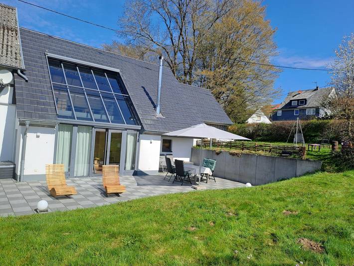 Ferienhaus für 8 Personen, mit Garten und Terrasse in der Eifel - 2