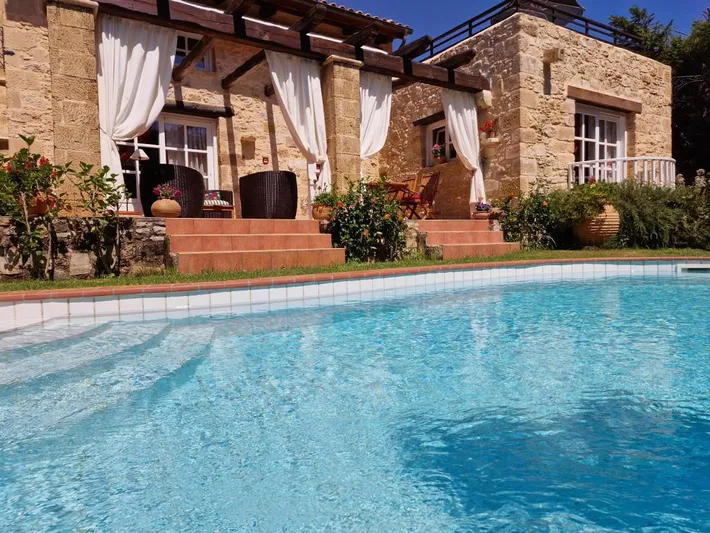 Chalet para 4 personas, con jardín además de vistas y piscina - 1