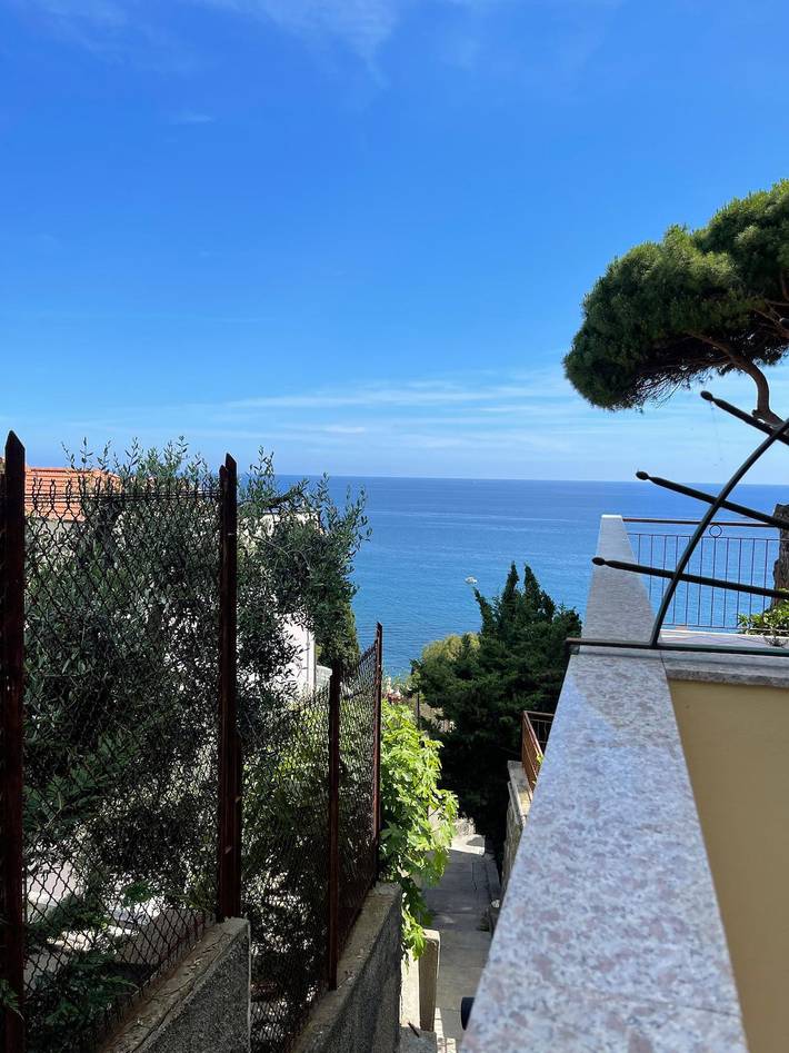 Casa sulla spiaggia per 4 persone, con terrazza in Liguria