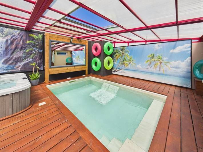 Location de vacances pour 4 personnes, avec Jacuzzi et Terrasse ainsi que Jardin et Piscine dans Les Paluds de Noves - 4
