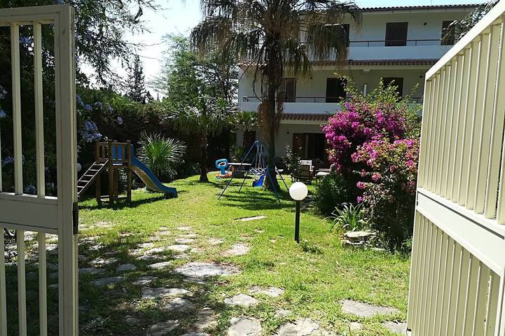 Villa per 15 persone, con balcone e giardino nonché idromassaggio - 1