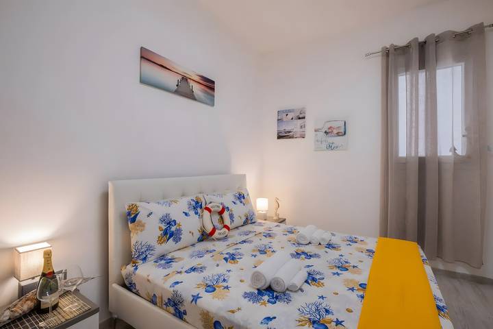 Holiday Home 'Il Nido Sul Mare' with Sea View, Shared Terrace and Air Conditioning in Porto Cesareo, Tarantobukten