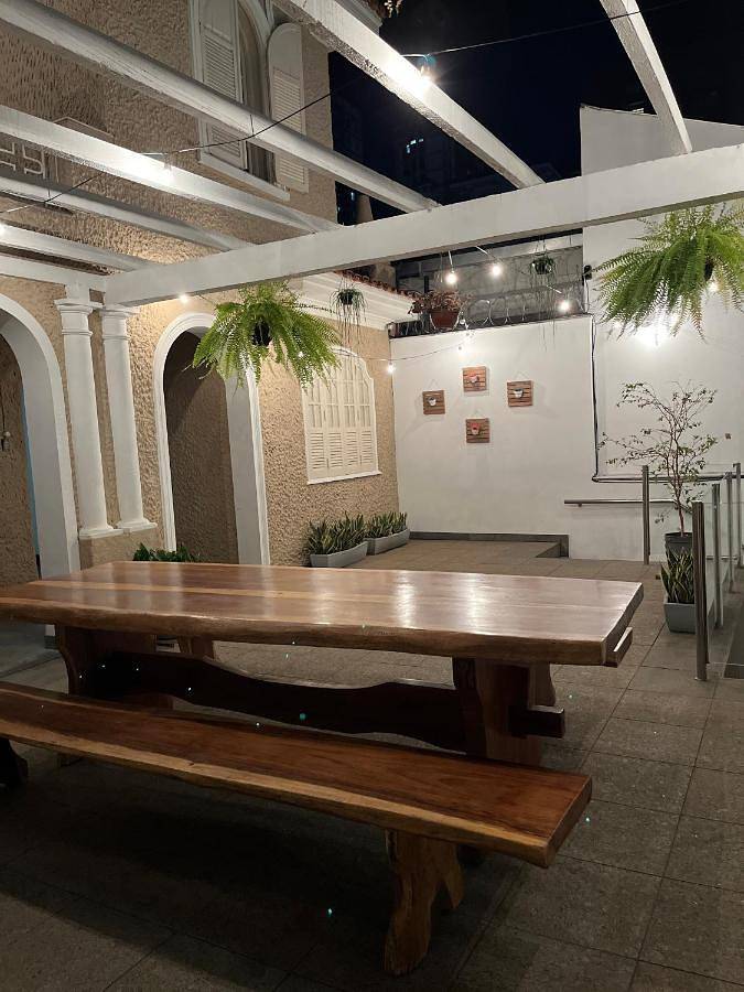 Casas e apartamentos de temporada para 4 pessoas, com vista e jardim em Belo Horizonte