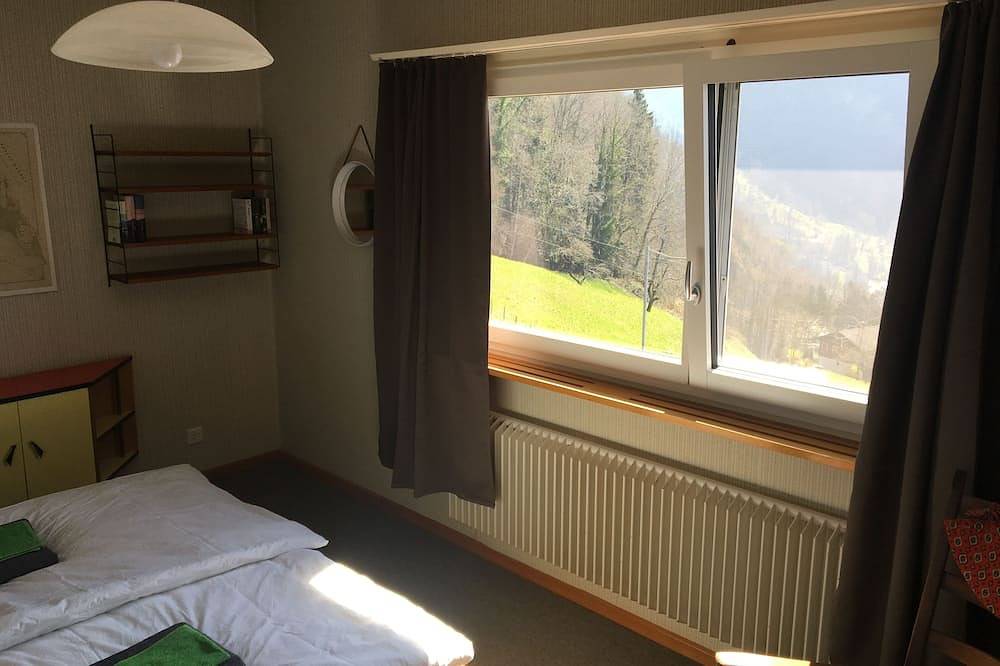 Haus mit grossartiger Berg-& Seesicht. An der berühmten Rigibahn in Vitznau, Vierwaldstättersee