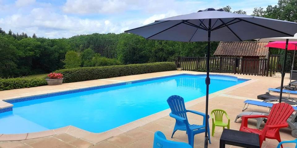 Location de vacances pour 4 personnes, avec piscine ainsi que vue et jardin, animaux acceptés à Savignac-les-Églises - 4