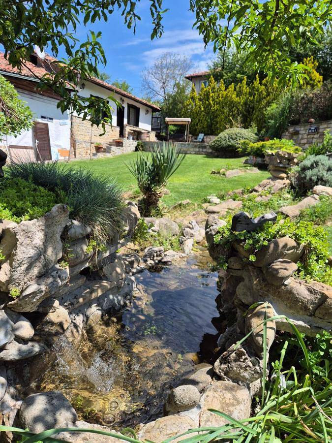 Location de vacances pour 17 personnes, avec Terrasse et Jardin ainsi que Piscine et Vue dans Veliko Tarnovo