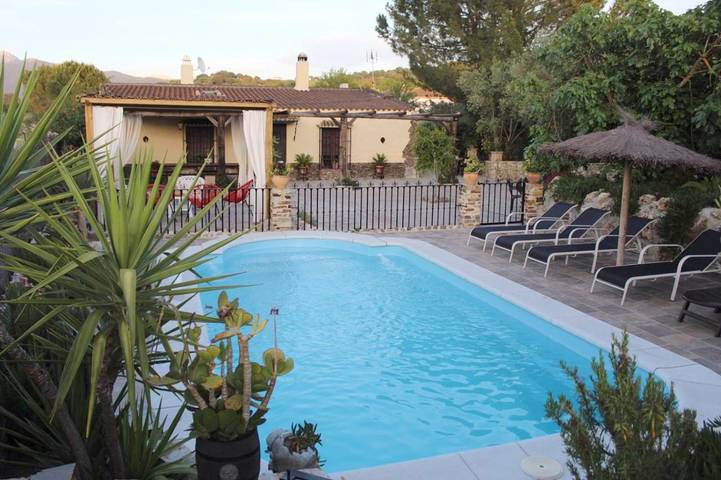 Casa rural para 8 personas, con vistas además de piscina y jardín, Se admiten mascotas en Parque natural de Los Alcornocales - 3