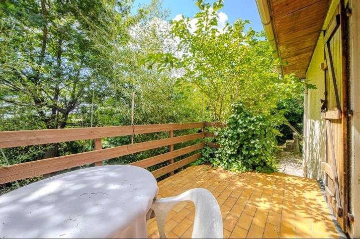 Location de vacances pour 4 personnes, avec balcon ainsi que jardin et vue à Saint-Aunès