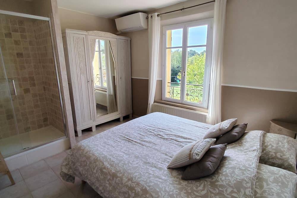 Alquiler de vacaciones con piscina y Spa privado en el Luberon en Provenza in Mérindol, Parque natural regional del Luberon