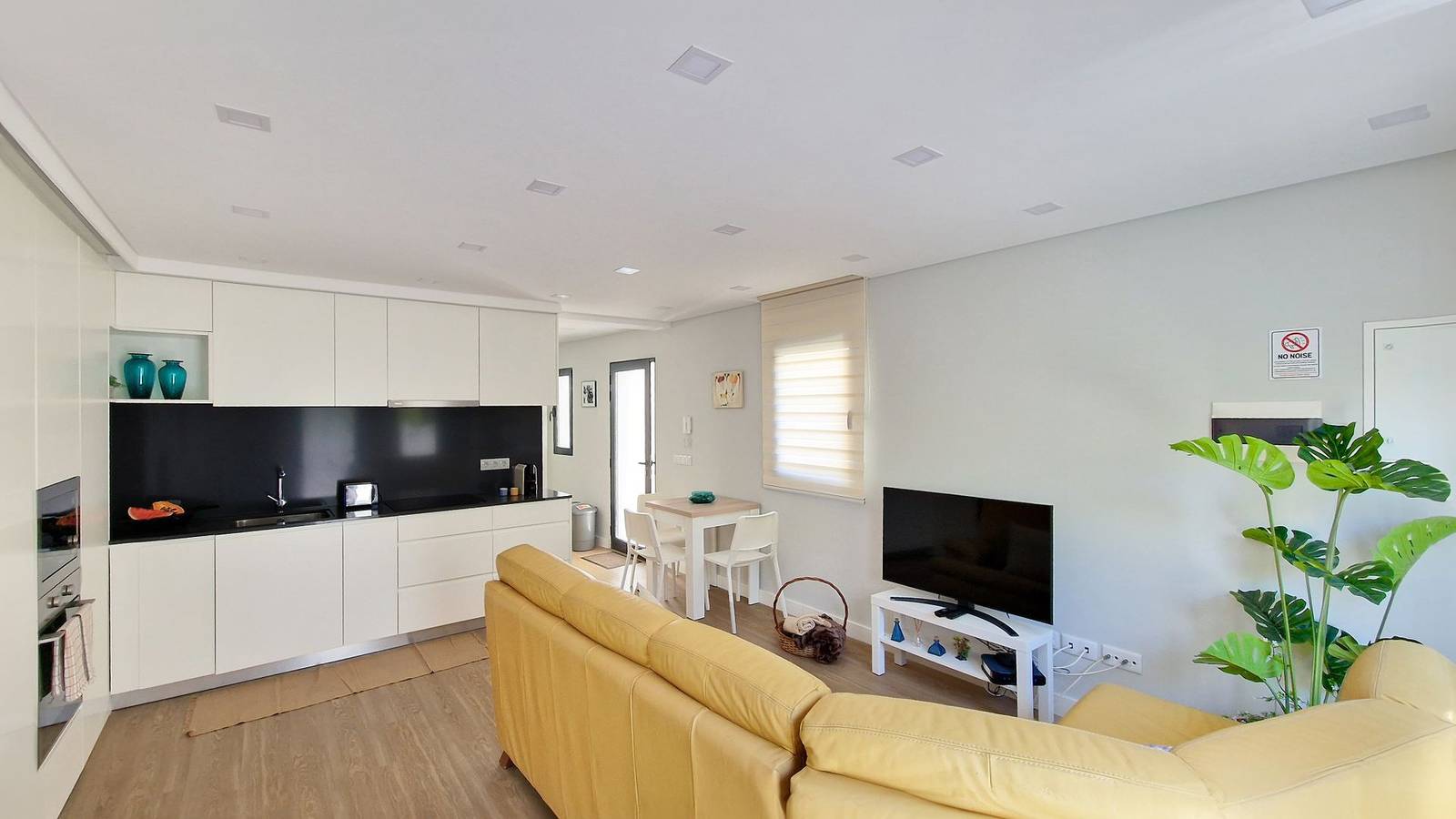 Ganze Wohnung, Ferienwohnung für 2 Personen mit Terrasse in Machico, Madeira