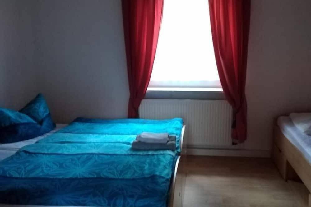 Ganze Wohnung, Urlaub pur in unserer \"See-Ferienwohnung 4\" direkt am Möhlauer See. Unsere größte Wohnung verfügt über ca. 85 qm Wohnfläche in Gräfenhainichen, Dessau-Wörlitzer Gartenreich