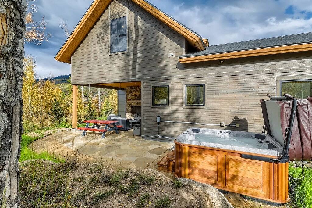 Tresco House - Luxury Pet Friendly Mountain Rental in Silverthorne, Arapaho and Roosevelt National Forests