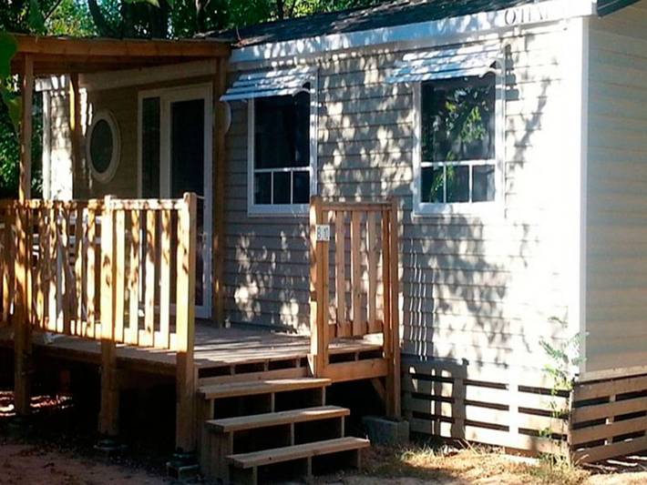 Mobil home pour 2 personnes, avec piscine et terrasse à Collias