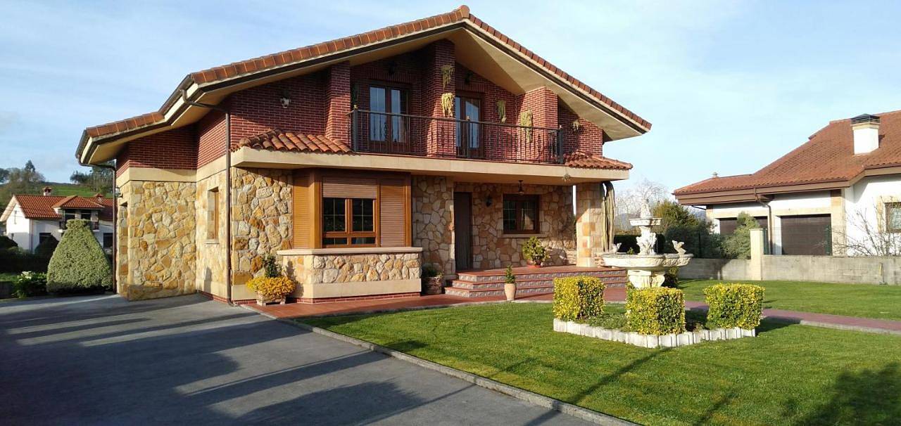 Four-Bedroom House in Bárcena de Cicero, Costa de Cantabria