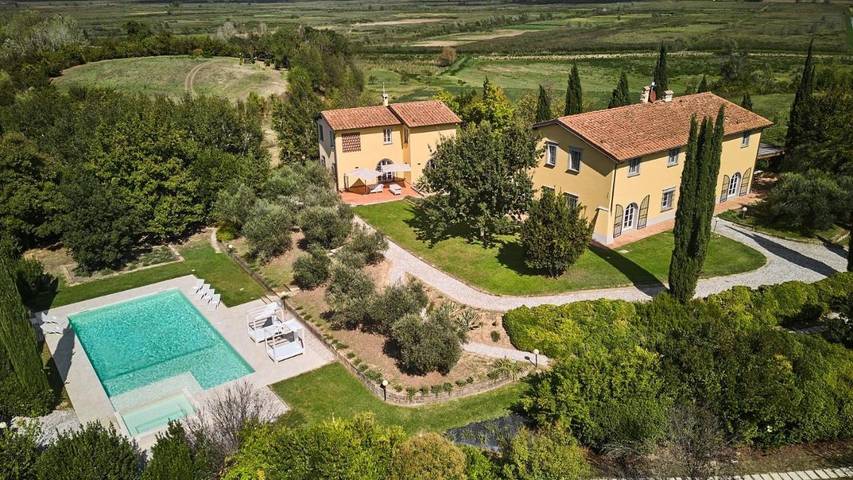 Villa per 12 persone, con Terrazza e Giardino nonché Piscina a Fucecchio