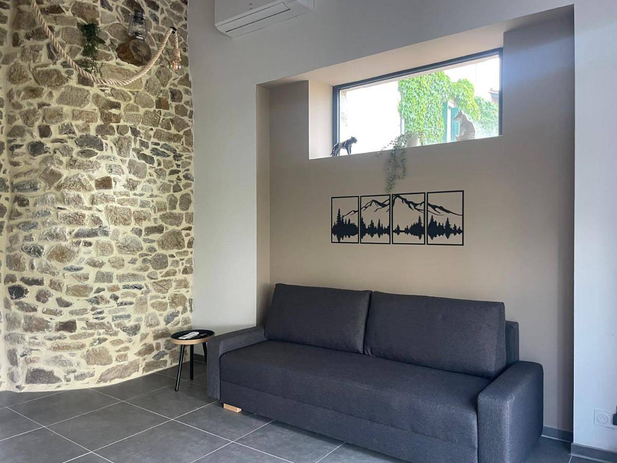 Two-Bedroom House in Ruynes-en-Margeride, Région de Saint-Flour