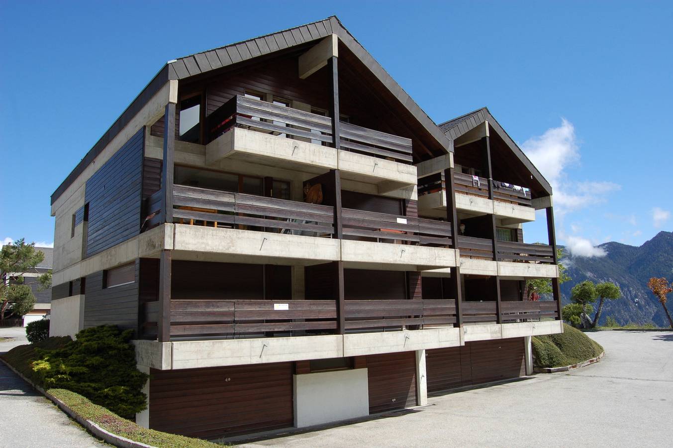 Apartamento entero, Cité Radieuse B Avouintzett n° 154, lovely, newly renovated flat in Chalais (Suiza), Alpes del Valais