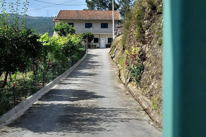 Location de vacances pour 8 personnes, avec Jacuzzi à Ribeira de Pena
